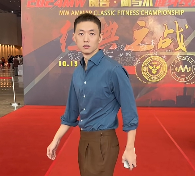 金色維也納大廳已經(jīng)塌了！藥水現(xiàn)身打健美比賽 帥的不敢相認(rèn)